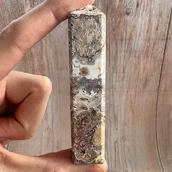 Achát krajkový špice - obelisk 18 cca 2 x 8,9 cm, 71 g