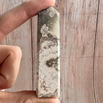 Achát krajkový špice - obelisk 14 cca 2 x 7,9 cm, 61 g