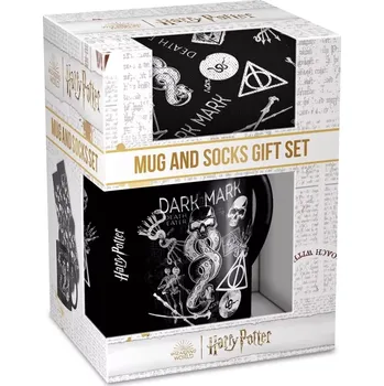CurePink Dárkový set hrnek s ponožkami Harry Potter Temné umění hrnku velikost ponožek EU 41 45 GP86914 315 ml