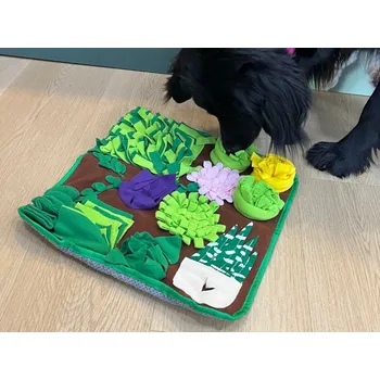 Hračka pro psa Doghouse-shop.cz Čmuchací kobereček - zahrada