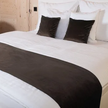 Přehoz na lůžko Sametový přehoz/běhoun na postel Velvet Premium SVP-016 Tmavě hnědý Na míru