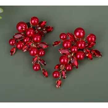 B-TOP Sada 2 ks spon/ klipů do vlasů s barevnými krystaly a perlami Druh barvy: Červená