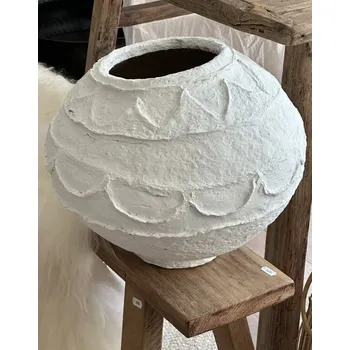 Váza Váza z papírmaše