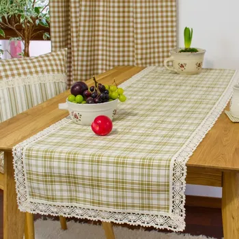 ubrus Běhoun z béžového kanafasu s širokou krajkou Vzor kanafasu: Kostky 12x12mm, Běhoun rozměr: 45x150cm (50/150cm)