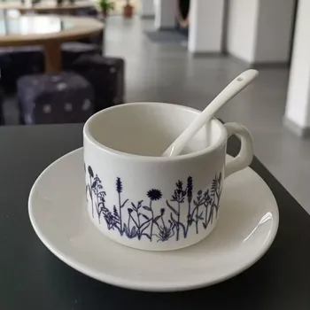 Placatka Hrnek Louka s podtáckem