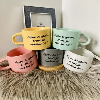 Hrnek makronka Nejsem arogantní, prostě jen nesnáším lidi 200 ml