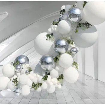 Balónková Girlanda bílá a stříbrná 100 ks