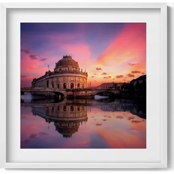 Obraz Nástěnný obraz v bílém rámu s grafikou Pohled na město večer 50x50 cm