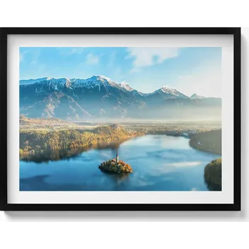 Obraz Závěsný obraz rámeček černé barvy Budova na jezeře v horách 80x60 cm