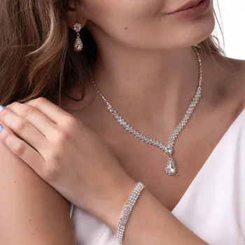 Souprava šperků Sada Náhrdelník Náušnice Náramek stříbrné se zirkony