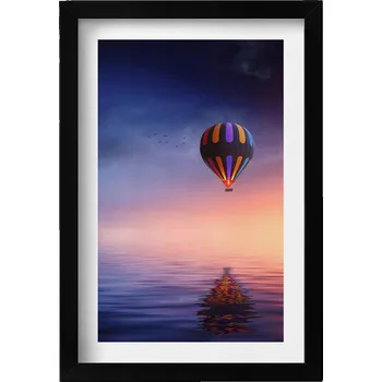 Obraz Moderní nástěnná dekorace obraz v černém rámu Balón nad vodou 20x30 cm