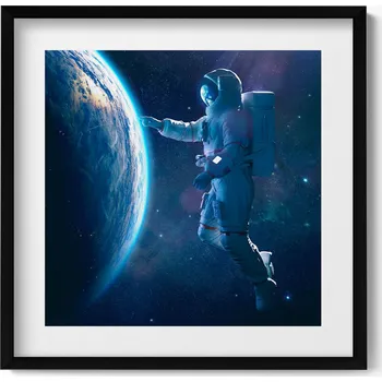 Obraz Ozdobný nástěnný obraz v černém rámu Kosmonaut a planeta Země 50x50 cm