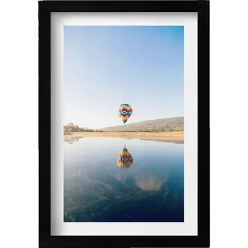 Obraz Dekorativní nástěnný obraz v rámu s grafikou loft Balón nad vodní hladinou 20x30 cm