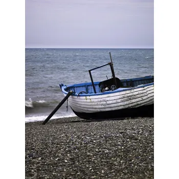 Obraz Plakát Starý rybářský loď na skalnaté pláži, bezrámový pl 20,5 x 28,4 cm