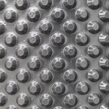 Fólie nopová Guttabeta N výška nopu 8 mm tloušťka fólie 0,5 mm černá – 2×20 m