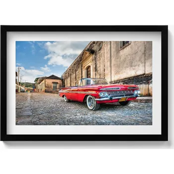 Obraz Rámeček s obrazem Červené staré auto v kolumbijské čtvrti 60x40 cm