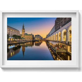 Obraz Dekorativní obraz v bílém rámu na zeď Radnice v Hamburku Německo 70x50 cm