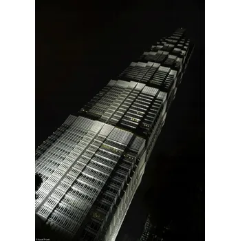 Obraz Plakát Mrakodrap Jinmao v noci v Šanghaji bez rámu 21 x 29,7 cm