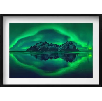 Obraz Obraz v černém rámu na zeď Polární záře - zrcadlový odraz 70x50 cm