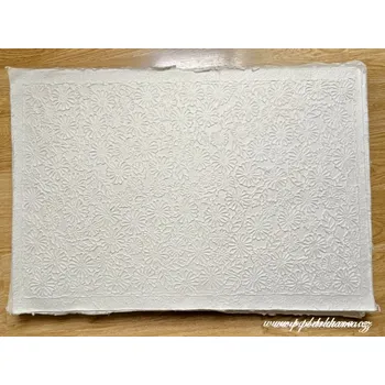 Umělecký papír Olino Paperworks Int BV Morušový ruční papír - reliéf kopretiny Velikost: arch 78x55 cm