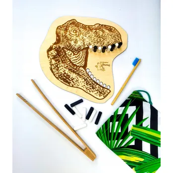 Dřevěná hračka Dinosauří zubař, zuby dinosaura, sekvence, kolíčky, kleště, motory