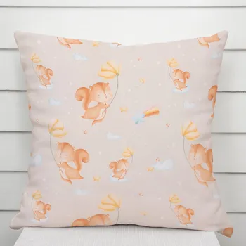 Povlak na dekorativní polštářek Dětský bavlněný povlak na polštář Sandra SA-525 Veverky s květinami na šedobéžovém 40 x 40 cm