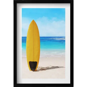 Obraz Závěsný obraz v rámu Žluté surfové prkno na pláži s mořem v pozadí 40x60 cm