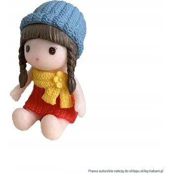 Figurka Holčička model sedící v čepičce