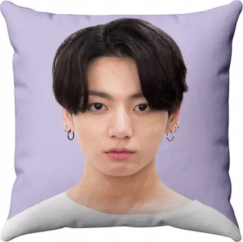 Polštář Polštář s motivem filmu, knihy, komiksu, hudby Polštář Jungkook BTS 40 x 40 cm