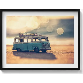 Obraz Dekorativní nástěnný obraz s černým rámem a grafikou loft Kamper na pláži 80x60 cm