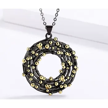 Náhrdelník B-TOP Dámský černý náhrdelník s kruhovým přívěskem se zlatými perličkami