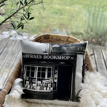 Dekorativní polštářek BYTEMA Gobelínový povlak na polštář BOOKSHOP 45 x 45 cm