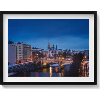 Obraz Elegantní obraz do obývacího pokoje v černém rámu Panorama Plzeň Česká republika 80x60 cm