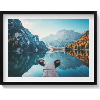 Obraz Dekorativní nástěnný obraz v černém rámu s grafikou Loďky na jezeře 80x60 cm