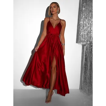 Dámské šaty Bordó lesklé dlouhé plesové šaty FAIRYTALE