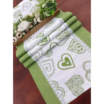 ubrus Běhoun - zelená srdce malovaná se zeleným puntíkem