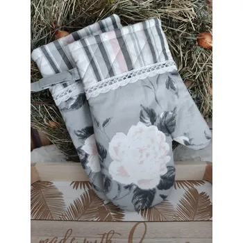 Chňapka Sada kuchyňských chňapek - 2 kusy - bílé růže na šedé