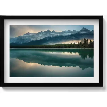 Obraz Nástěnný obraz v černém rámu s grafikou: Krajina jezera, lesa a hor, 60x40 cm