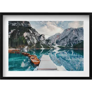 Obraz Obraz s černým rámem a grafikou na zeď Loďka na jezeře v horách 70x50 cm