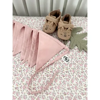 Obraz Girlanda praporky trojúhelníčky vlaječky do dětského pokoje tlumená růžová