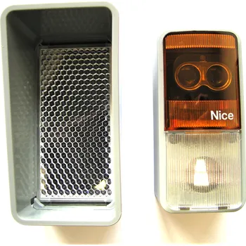 Pohon brány NICE S.p.A. Pár bezpečnostních povrchových fotočlánků EPMORB s odrazkou, dosah 8 m