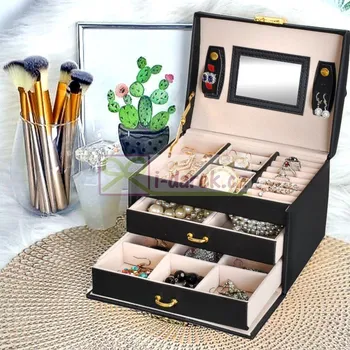 Žertovný předmět Uzamykatelná šperkovnice se zrcátkem v&nbsp;kufříku – černá