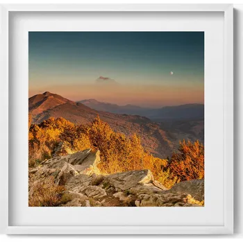 Obraz Dekorativní nástěnný obraz v bílém rámu do pokoje Hory Bieszczady 50x50 cm