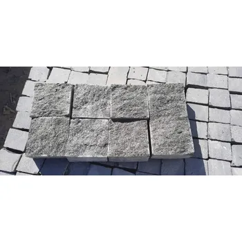 Zahradní obrubník Dlažební kostky gabro černo-šedá 10x10x5 cm, boky řezané, vrchní a spodní plocha štípana
