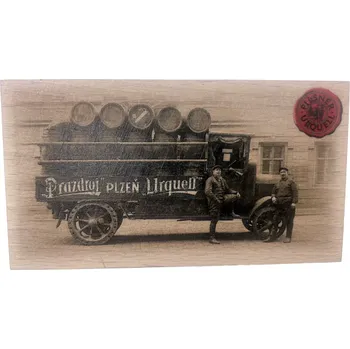 Dekorativní magnet Magnet Pilsner Urquell s&nbsp;dodávkou – dřevěný