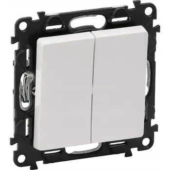 vypínač Dvojitý podomítkový vypínač Legrand bílý 752105