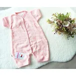 AMÁLKA Letní krátký overal mušelín květinky, lososový Velikost: 92-98