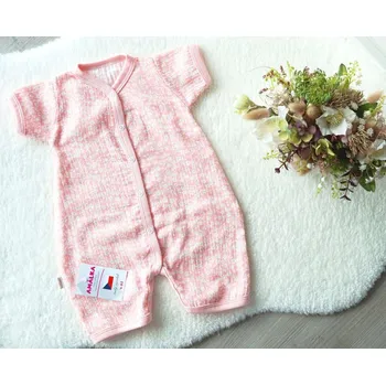 AMÁLKA Letní krátký overal mušelín květinky, lososový Velikost: 68