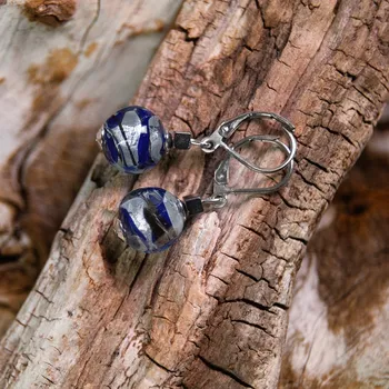 Náušnice Lampglas Náušnice Neptune’s Legacy s ryzím stříbrem v perlách Lampglas a hematitem Materiál zapínání náušnic: rhodiovaný kov