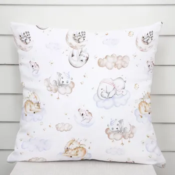 Povlak na dekorativní polštářek Dětský bavlněný povlak na polštář Sandra SA-368 Spící zvířátka na obloze 35 x 45 cm